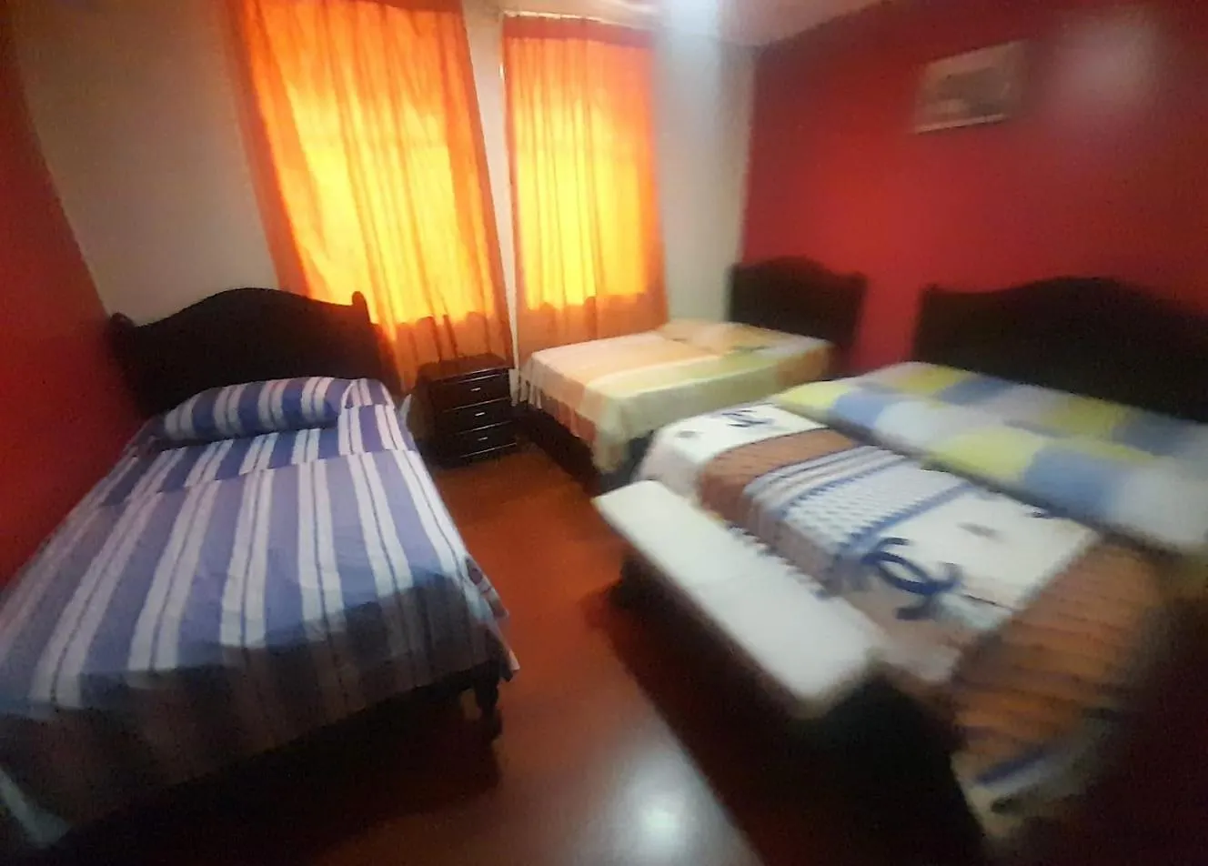 Hostal California Quito 0*,  Ekvádor