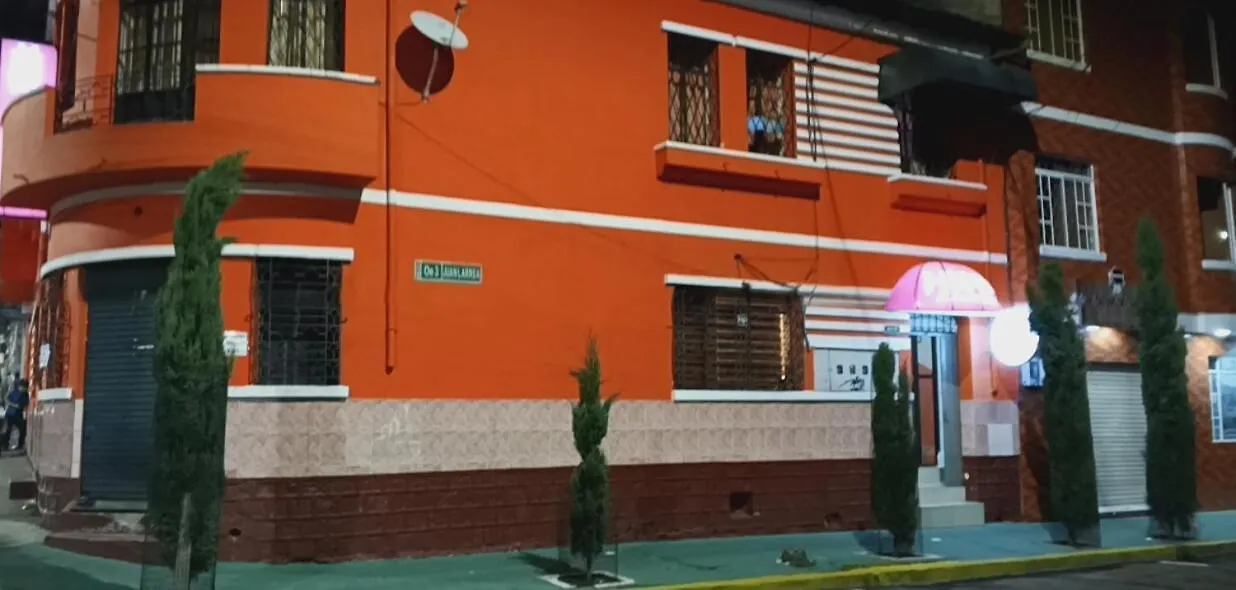 Hostal California contacts